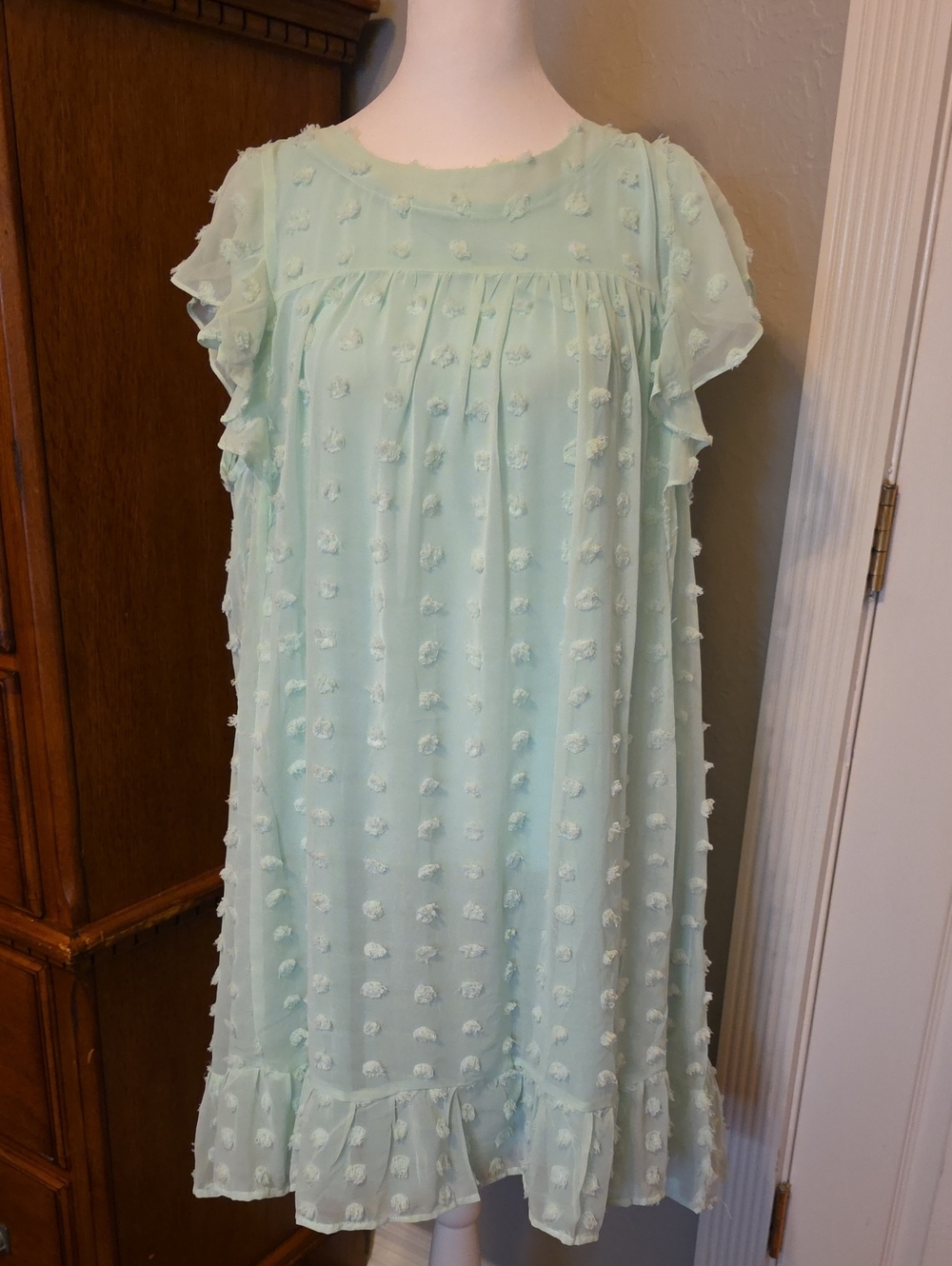 Light Mint Green Women's Ruffled Dress Size Large